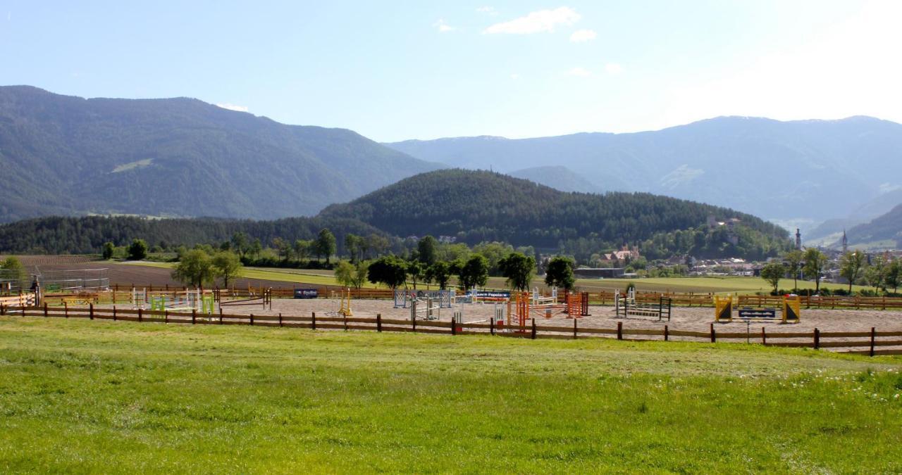 Schoenhuberhof - Panoramalage Apartment Brunico Luaran gambar